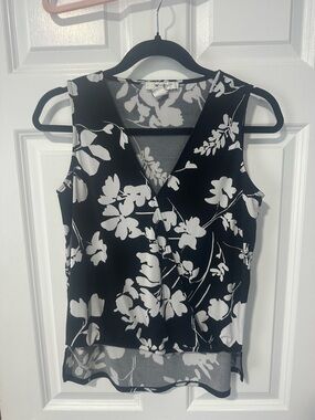 White House Black Market Black and White Floral V-Neck Camisole